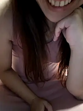 Snapshot of hihiakiko chatting on 10.18.25 hihiakiko online show from 10.18.25