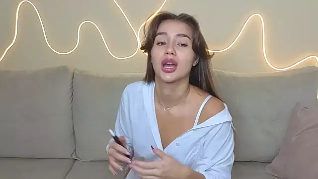 Snapshot of KathrynBrooks chatting on 10.21.25 KathrynBrooks online show from 10.21.25