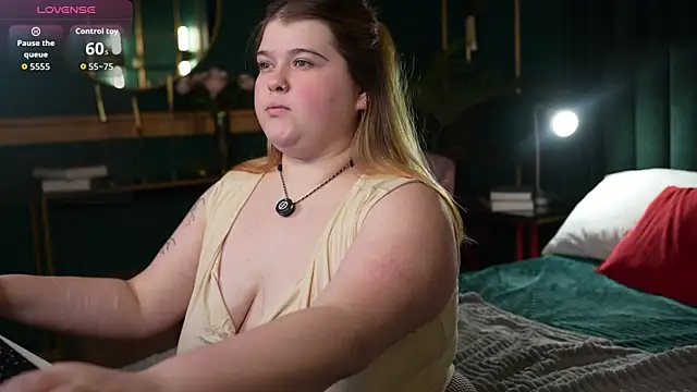 Snapshot of Mia_Ray chatting on 03.25.26 Mia Ray online show from 03.25.26