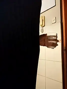 FallsForHerSmile online show from 04.08.26