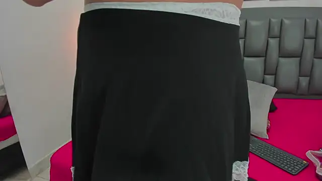 Snapshot of dakota_roussee chatting on 11.17.25 dakota roussee online show from 11.17.25