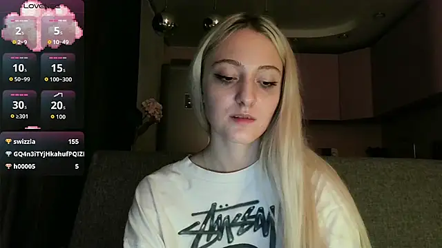 Snapshot of white_liillyy chatting on 09.14.25 white liillyy online show from 09.14.25