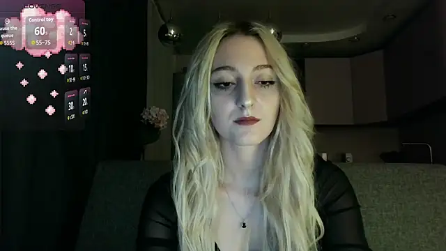 Snapshot of white_liillyy chatting on 09.15.25 white liillyy online show from 09.15.25