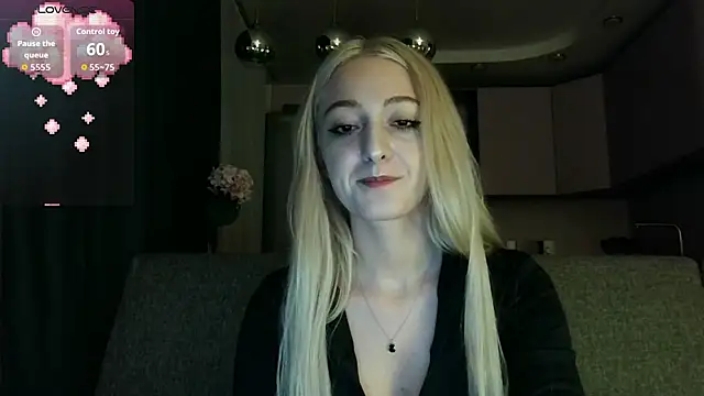 Snapshot of white_liillyy chatting on 09.20.25 white liillyy online show from 09.20.25