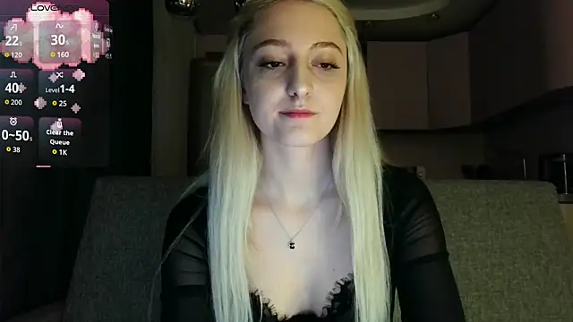 Snapshot of white_liillyy chatting on 10.19.25 white liillyy online show from 10.19.25