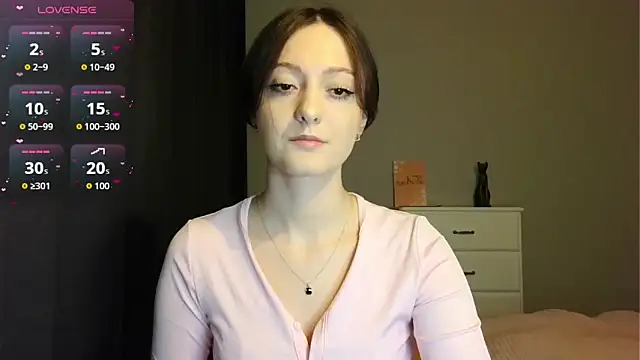 white liillyy online show from 04.02.26