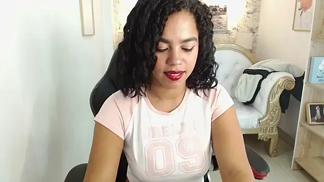 Snapshot of candyhot_tk chatting on 11.11.25 candyhot tk online show from 11.11.25