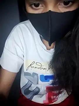 Snapshot of Sexey-Puja chatting on 09.26.25 Sexey-Puja online show from 09.26.25