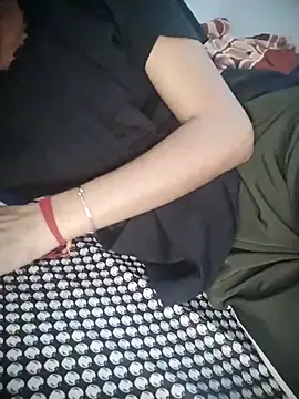 Snapshot of Sexey-Puja chatting on 09.30.25 Sexey-Puja online show from 09.30.25