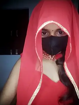 Snapshot of Sexey-Puja chatting on 10.13.25 Sexey-Puja online show from 10.13.25