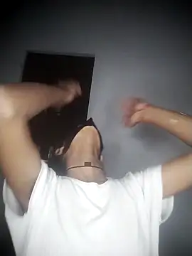 Snapshot of Sexey-Puja chatting on 10.15.25 Sexey-Puja online show from 10.15.25