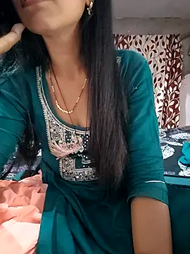 Snapshot of Paakhi-Singh chatting on 04.24.26 Paakhi-Singh online show from 04.24.26
