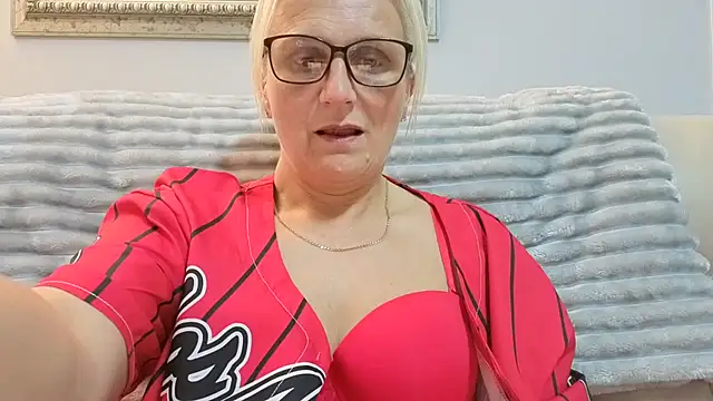 Velvet-Secrets online show from 10.08.25