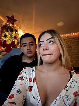 Snapshot of Melissa_coll chatting on 12.03.25 Melissa coll online show from 12.03.25