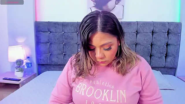 isabella horney  online show from 09.25.25