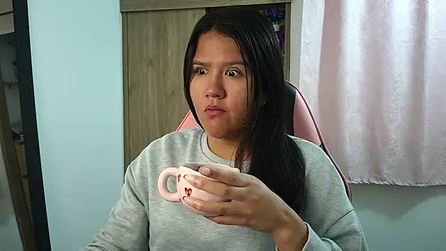 Oliviawatson1 online show from 01.15.26