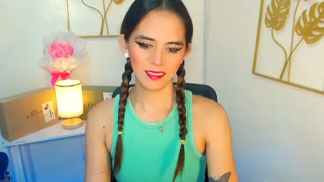 Snapshot of xPrecuioseChesca chatting on 10.09.25 xPrecuioseChesca online show from 10.09.25