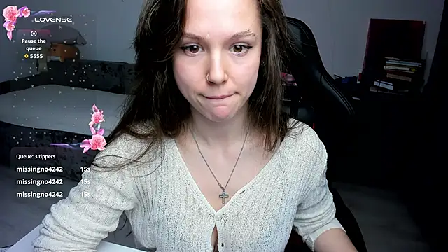 cute little ass online show from 04.15.26