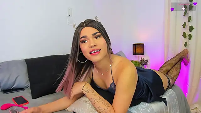 Snapshot of blazeestevezz chatting on 10.27.25 blazeestevezz online show from 10.27.25