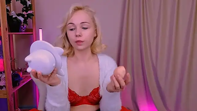 Charlotte Colinss online show from 10.07.25