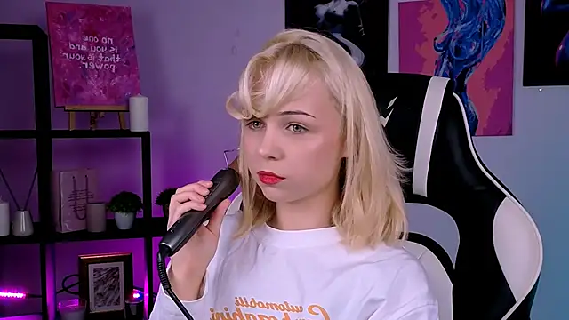 Charlotte Colinss online show from 10.13.25