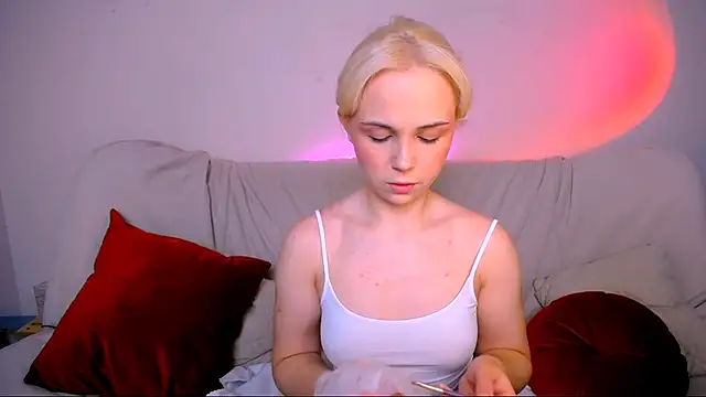 Charlotte Colinss online show from 02.16.26