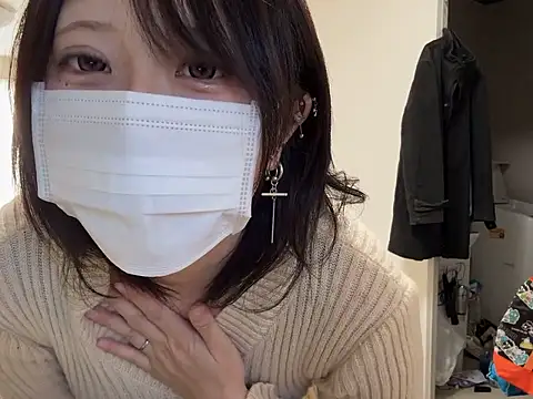 Snapshot of chaco_ chatting on 10.30.25 chaco online show from 10.30.25