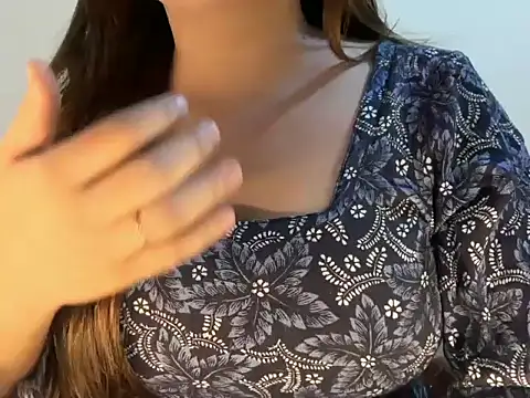 Remi Emmii online show from 01.12.26