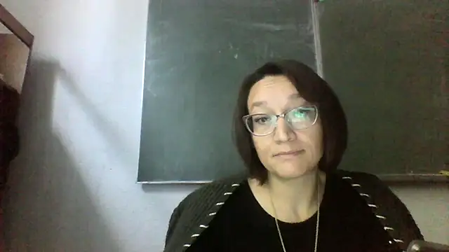 Snapshot of Moon_Janis chatting on 10.02.25 Moon Janis online show from 10.02.25