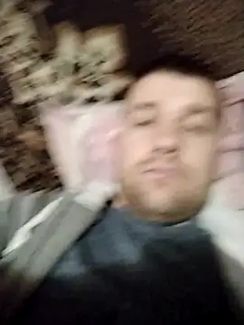 Snapshot of Mumuska chatting on 10.28.25 Mumuska online show from 10.28.25