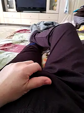 Snapshot of Mumuska chatting on 10.31.25 Mumuska online show from 10.31.25