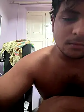 Snapshot of Kira_1413 chatting on 10.28.25 Kira 1413 online show from 10.28.25