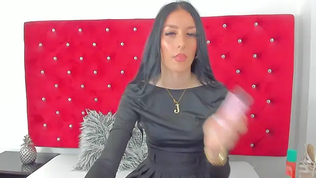 Snapshot of PleasureJasmine chatting on 09.25.25 PleasureJasmine online show from 09.25.25