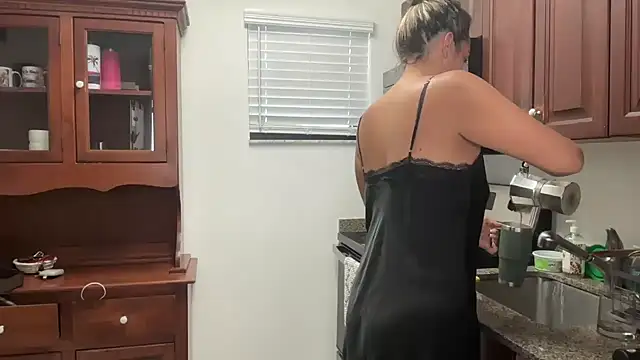 Snapshot of prettyykitty22 chatting on 11.03.25 prettyykitty22 online show from 11.03.25