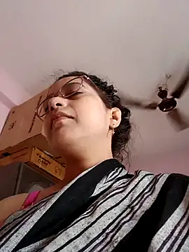 Snapshot of thanusi_2 chatting on 09.17.25 thanusi 2 online show from 09.17.25