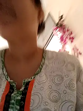 Snapshot of thanusi_2 chatting on 09.21.25 thanusi 2 online show from 09.21.25