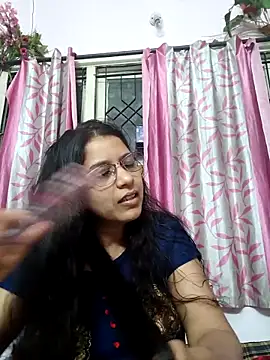 Snapshot of thanusi_2 chatting on 11.22.25 thanusi 2 online show from 11.22.25