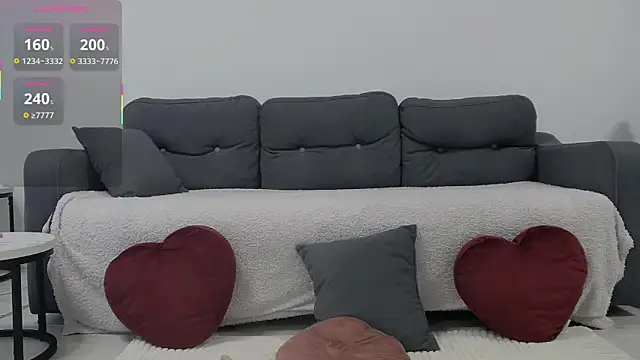 Snapshot of EmmaWil chatting on 11.28.25 EmmaWil online show from 11.28.25