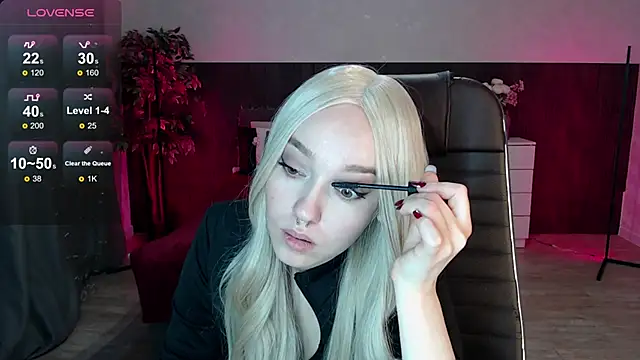 Snapshot of Sexy_Alexia69 chatting on 10.18.25 Sexy Alexia69 online show from 10.18.25