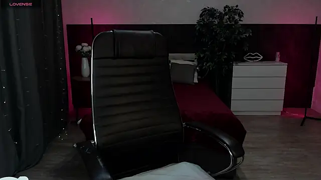 Snapshot of Sexy_Alexia69 chatting on 11.02.25 Sexy Alexia69 online show from 11.02.25