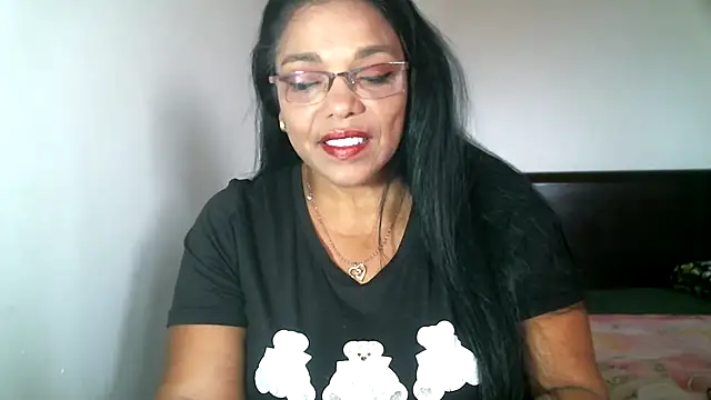 Snapshot of afrodhita_hot chatting on 10.27.25 afrodhita hot online show from 10.27.25