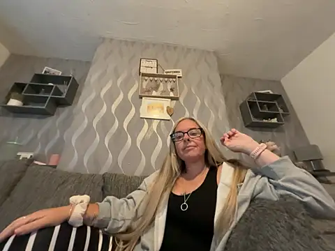 Anastasia-BlondeXX online show from 06.17.26
