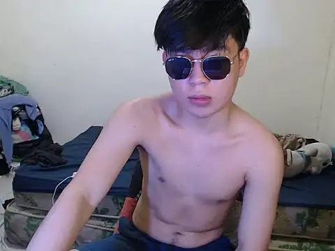 Snapshot of koreanhottie chatting on 11.28.25 koreanhottie online show from 11.28.25