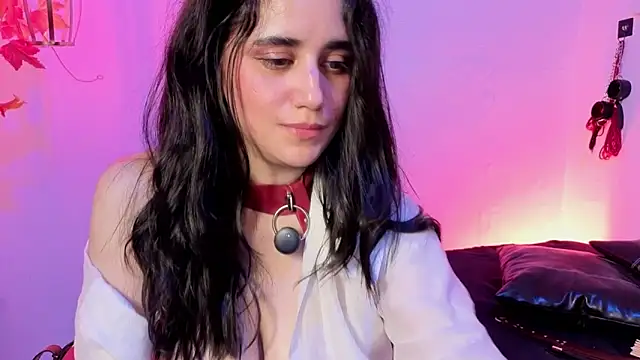 Snapshot of elowen_halley1 chatting on 03.05.26 elowen halley1 online show from 03.05.26