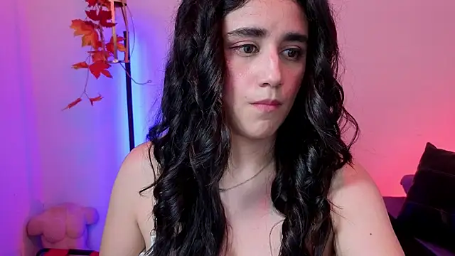 Snapshot of elowen_halley1 chatting on 03.31.26 elowen halley1 online show from 03.31.26