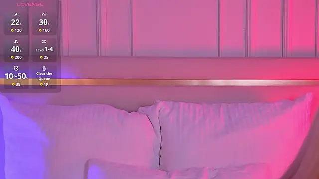 Snapshot of VelvetHell chatting on 10.09.25 VelvetHell online show from 10.09.25