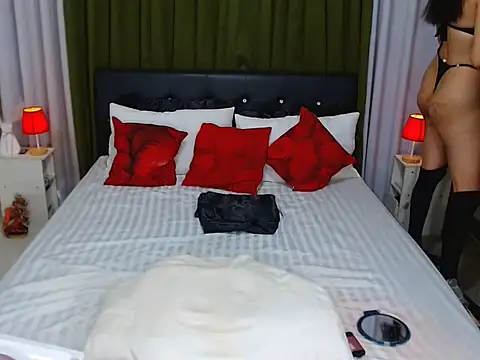 petitetsbigloads online show from 02.13.26