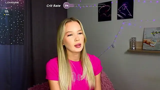 Snapshot of _Cutiefull_Lion_ chatting on 10.08.25 Cutiefull Lion online show from 10.08.25