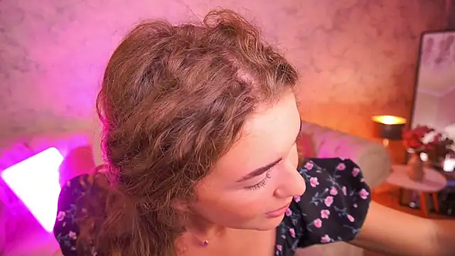 Snapshot of CurlyCandyXX chatting on 10.11.25 CurlyCandyXX online show from 10.11.25