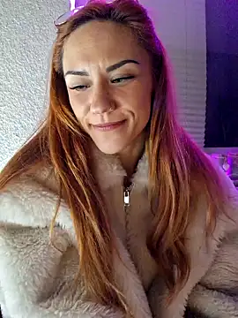 Snapshot of SlimBellaa chatting on 11.15.25 SlimBellaa online show from 11.15.25